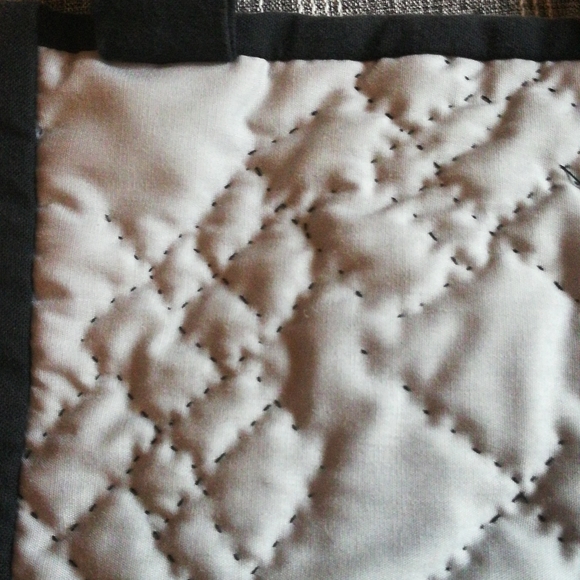 Vintage Handstitched Mineature Log Cabin Quilt Wall Hanging or Table Accent - Picture 5 of 6